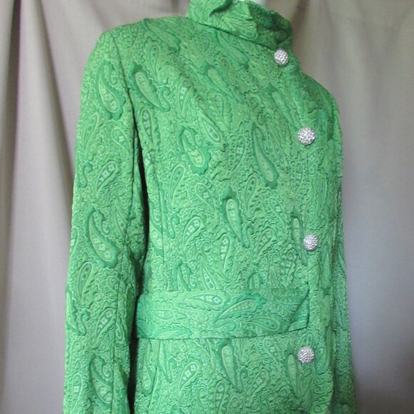 SALE Impressive 1960 Style Coat Dress in Lime Brocade - Picture 7 of 15